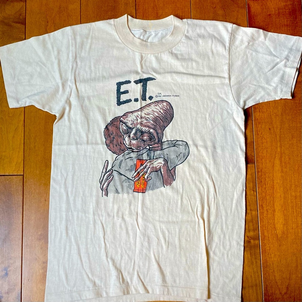 E.T & Reese’s Short sleeves tee vintage from 1982.